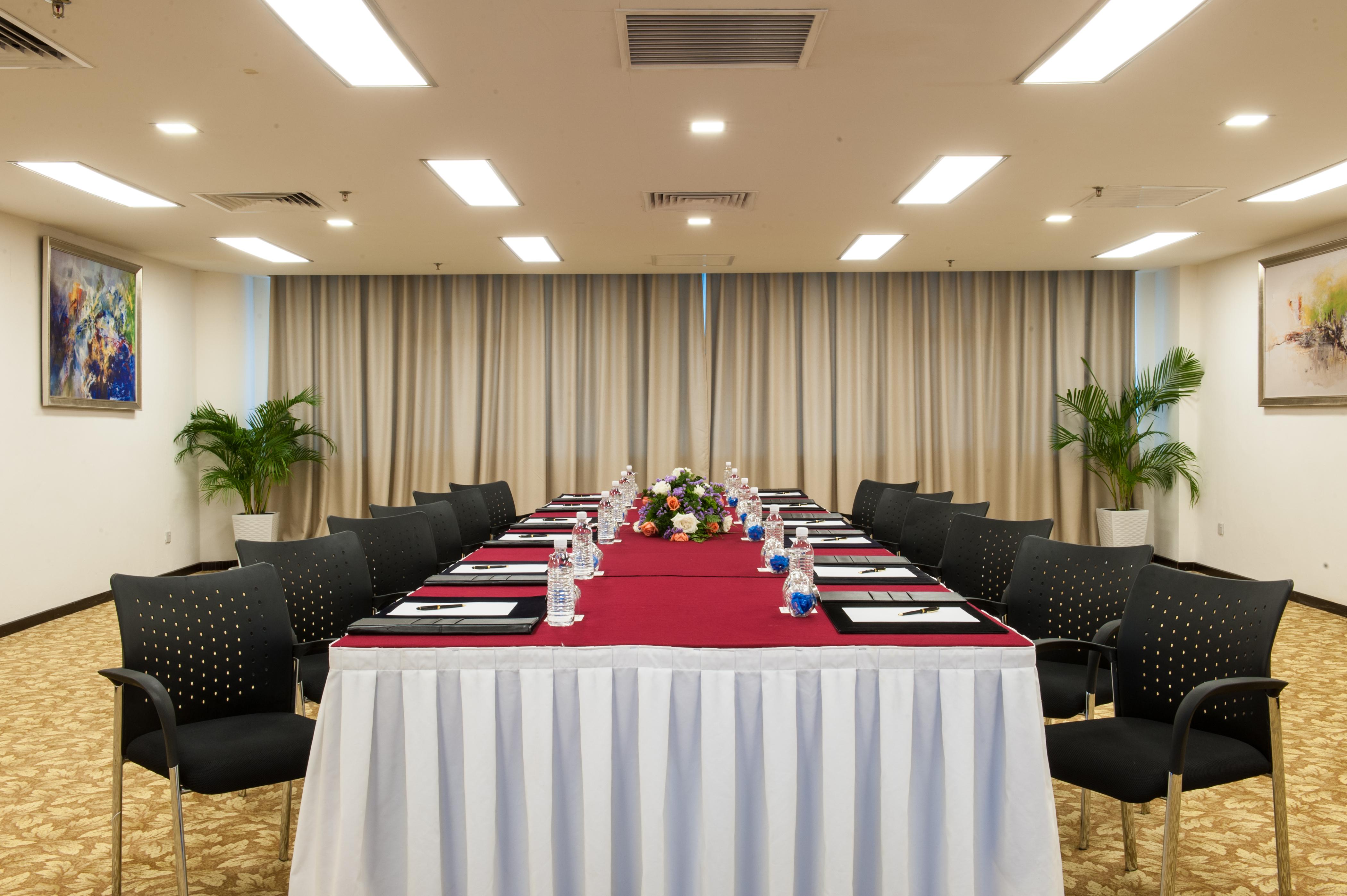 Pan Borneo Hotel Кота-Кинабалу Экстерьер фото