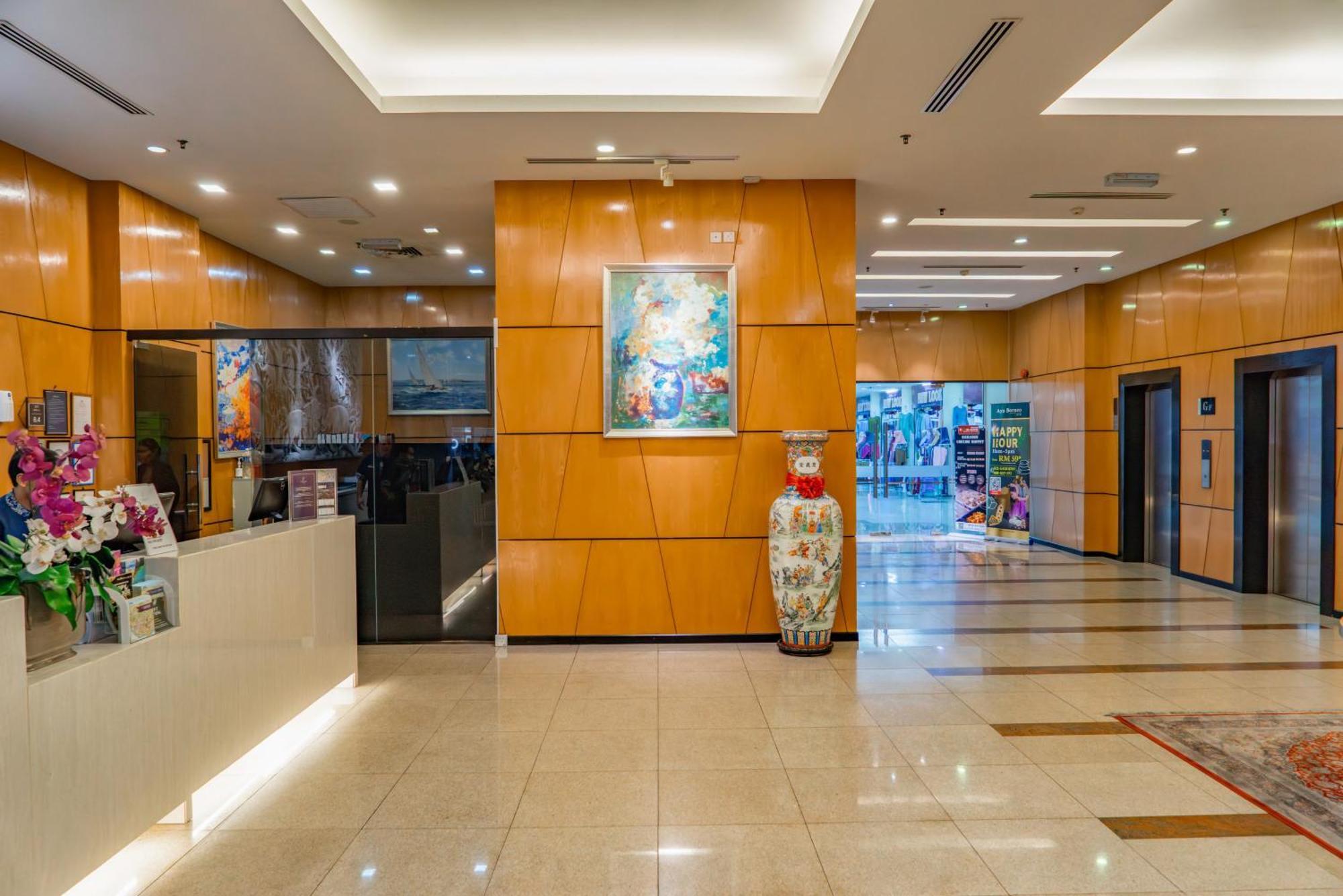 Pan Borneo Hotel Кота-Кинабалу Экстерьер фото