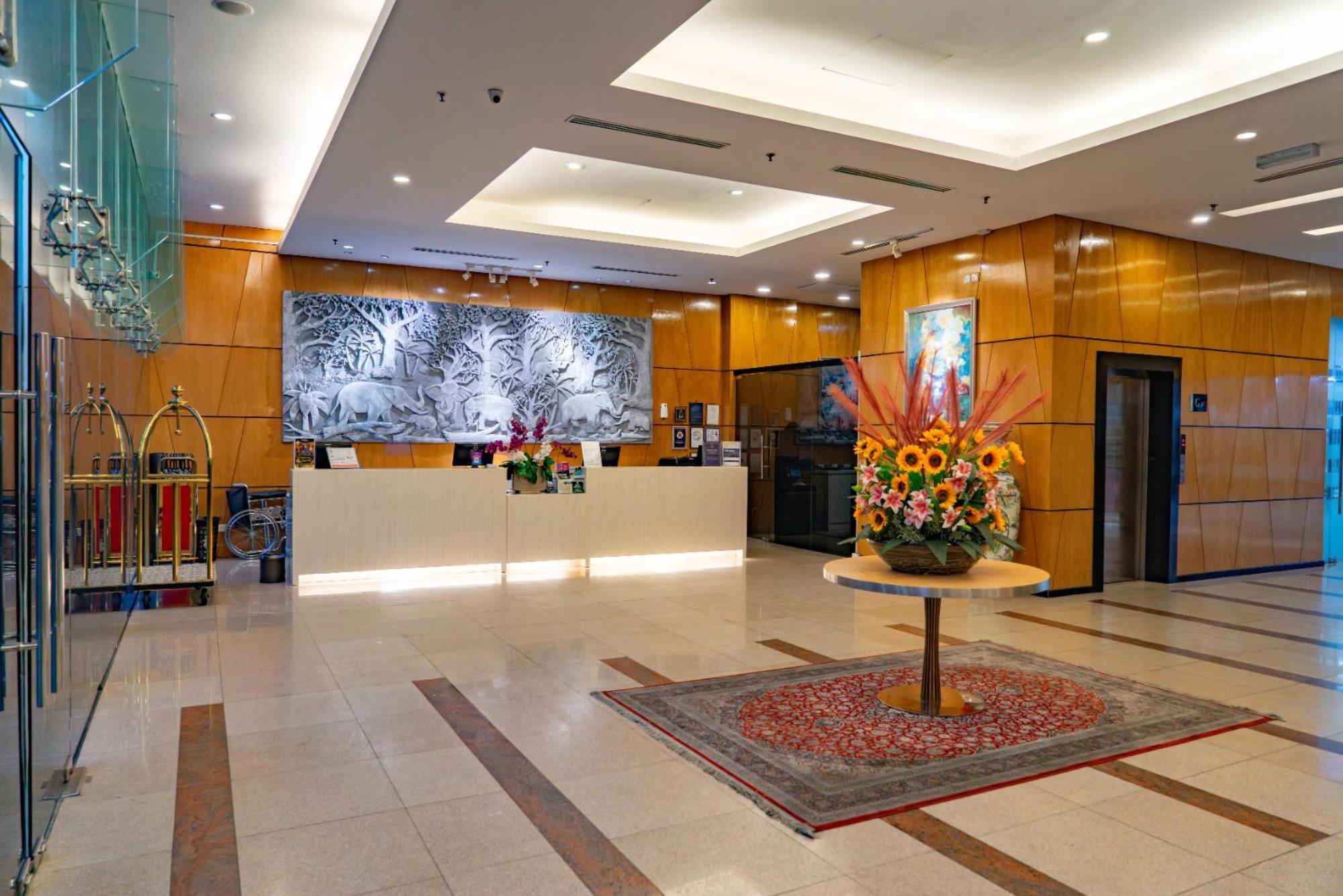 Pan Borneo Hotel Кота-Кинабалу Экстерьер фото